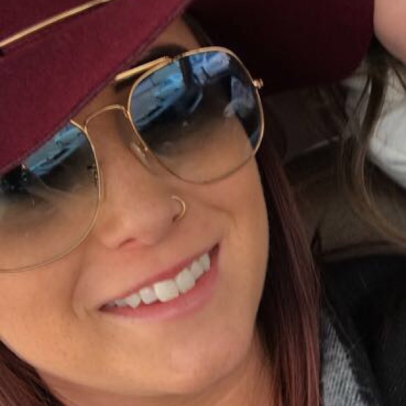 Meet your Posher, Erica - Picture 1 of 1